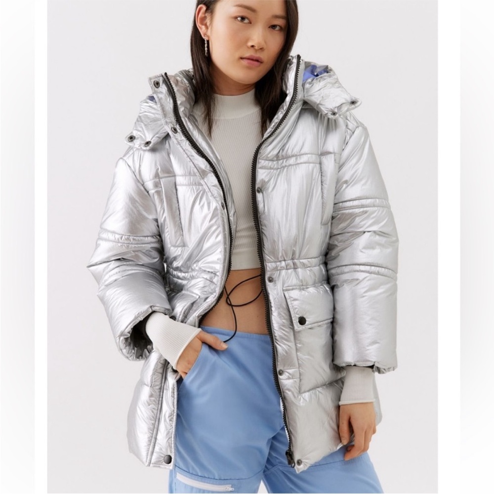 Metallic urban outfitters puffer jacket, size large!